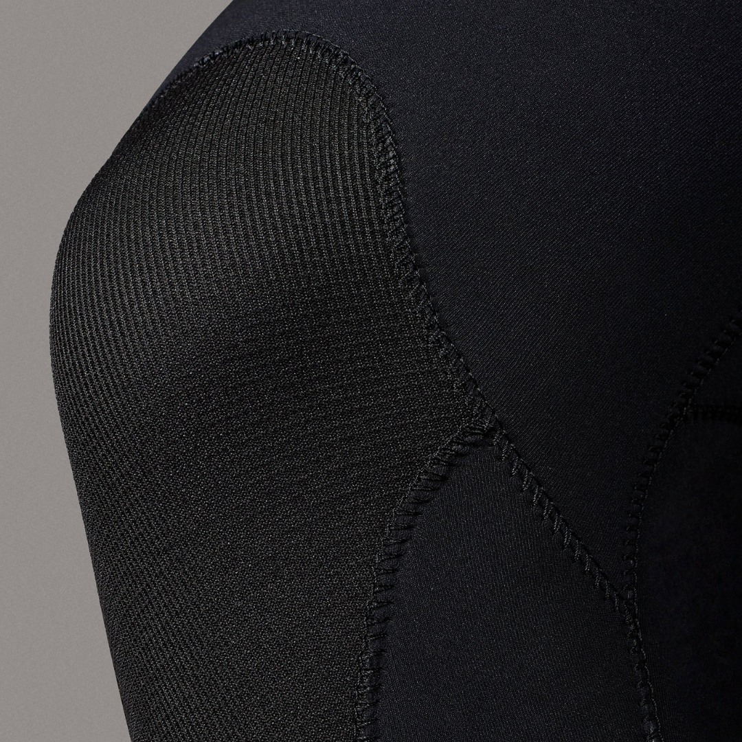 XCEL Axis 5/4mm Hooded Knee details kevlar