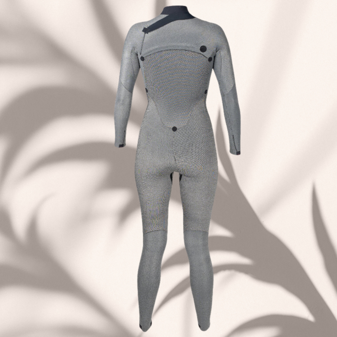 XCEL Comp WM54ZXC0 wetsuit seam detail – taped stress points