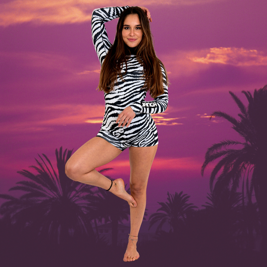 Front view – Women’s JANGA HOTPANTS 2mm ZEBRA wetsuit limited edition