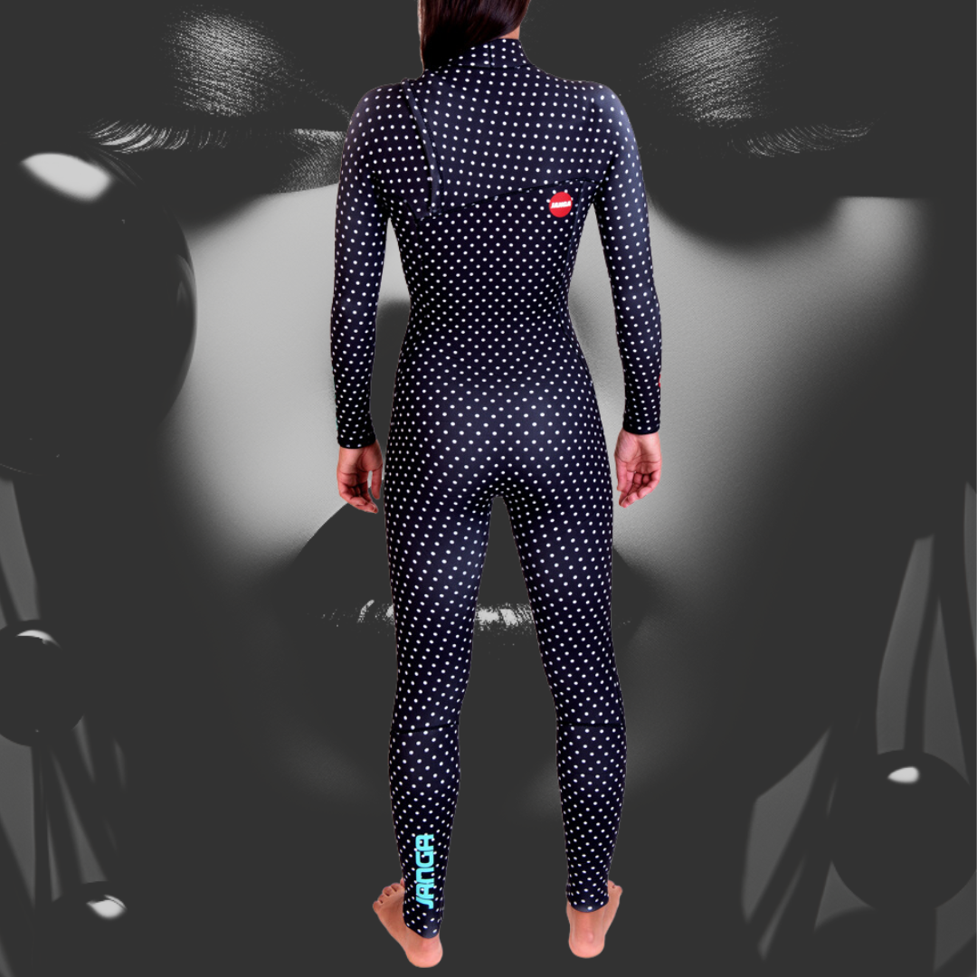 Back design of JANGA Copycat women’s black wetsuit