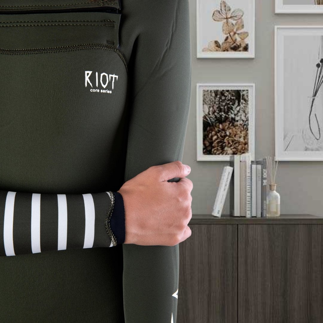 Close-up of JANGAprene neoprene – JANGA Riot 4/3mm women's wetsuit